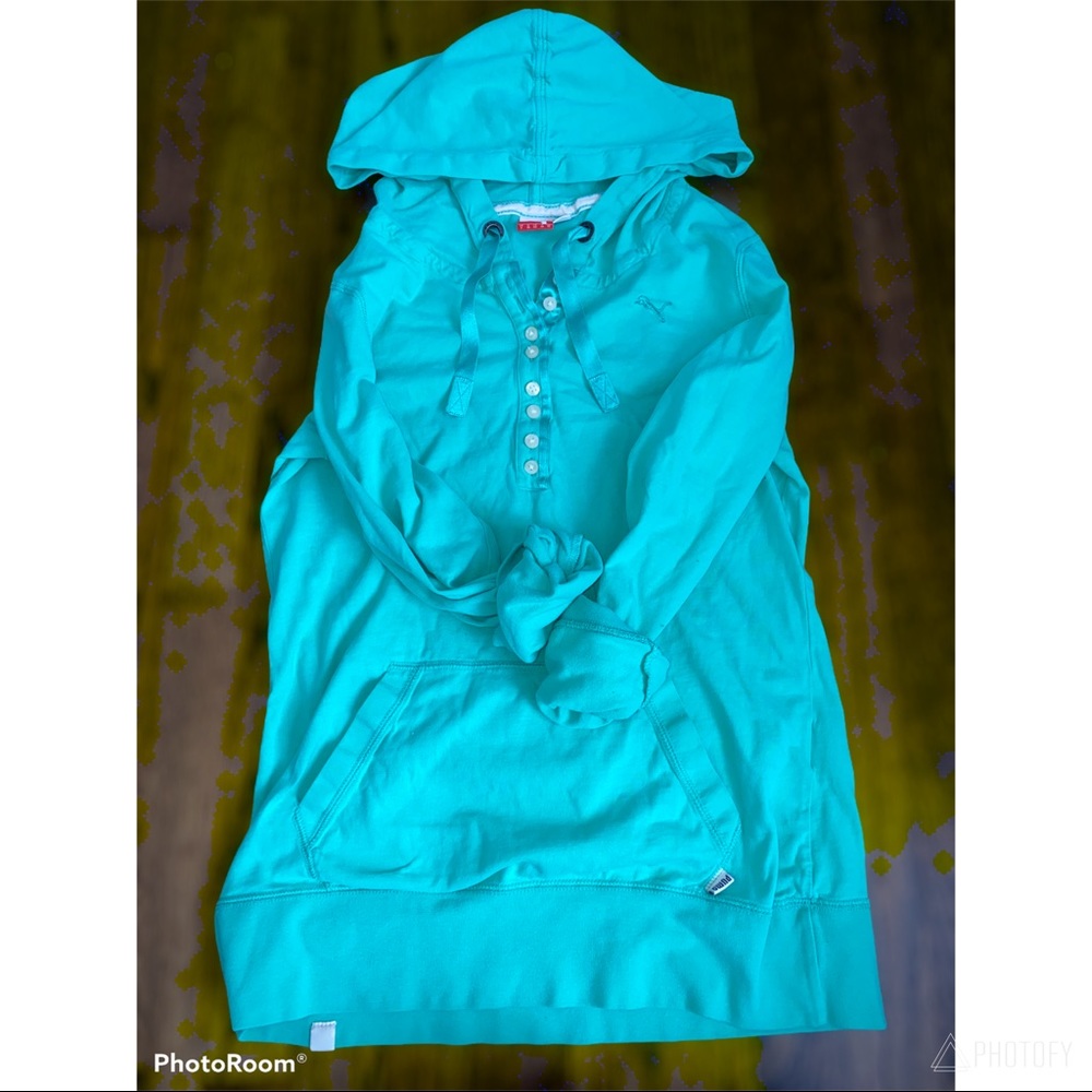 Puma Small lightweight seafoam green sweatshirt